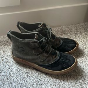 Size 9 Sorel Duck Boots